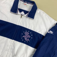 Cargar imagen en el visor de la galería, Chaqueta Nike Court Supreme 80&#39;s - XL