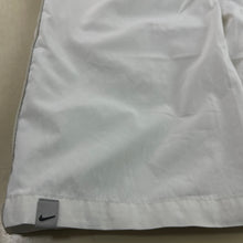 Cargar imagen en el visor de la galería, Pantalón Nike Parachute - M Mujer