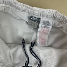Cargar imagen en el visor de la galería, Pantalón Nike Short 00&#39;s - L
