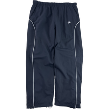 Cargar imagen en el visor de la galería, Pantalón Nike Parachute Baggy - L
