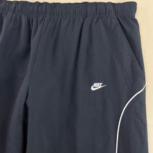 Cargar imagen en el visor de la galería, Pantalón Nike Parachute Baggy - L