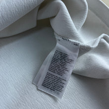 Load image into Gallery viewer, Camiseta Blanca Lacoste Sport - 36