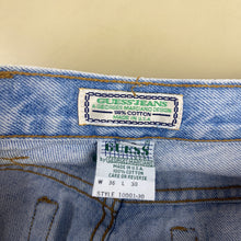 Cargar imagen en el visor de la galería, Pantalón Vaquero Guess - L 36