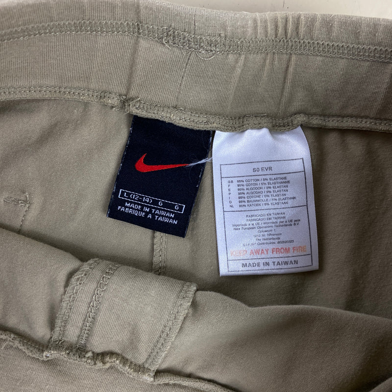 Pantalón Corto Nike 90's - L Mujer (12 - 14)