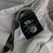 Cargar imagen en el visor de la galería, Pantalón Corduroy Cargo Quiksilver Short - L