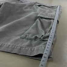 Cargar imagen en el visor de la galería, Pantalón Corduroy Cargo Quiksilver Short - L