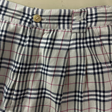 Cargar imagen en el visor de la galería, Pantalón De Pinza Corto Burberry Check Classic Pattern - S