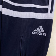 Cargar imagen en el visor de la galería, Pantalón Adidas Challenger 90&#39;s - M 32
